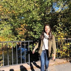 Meet your Posher, Emily